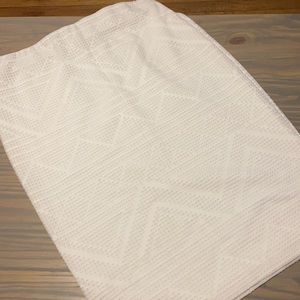 White pencil skirt